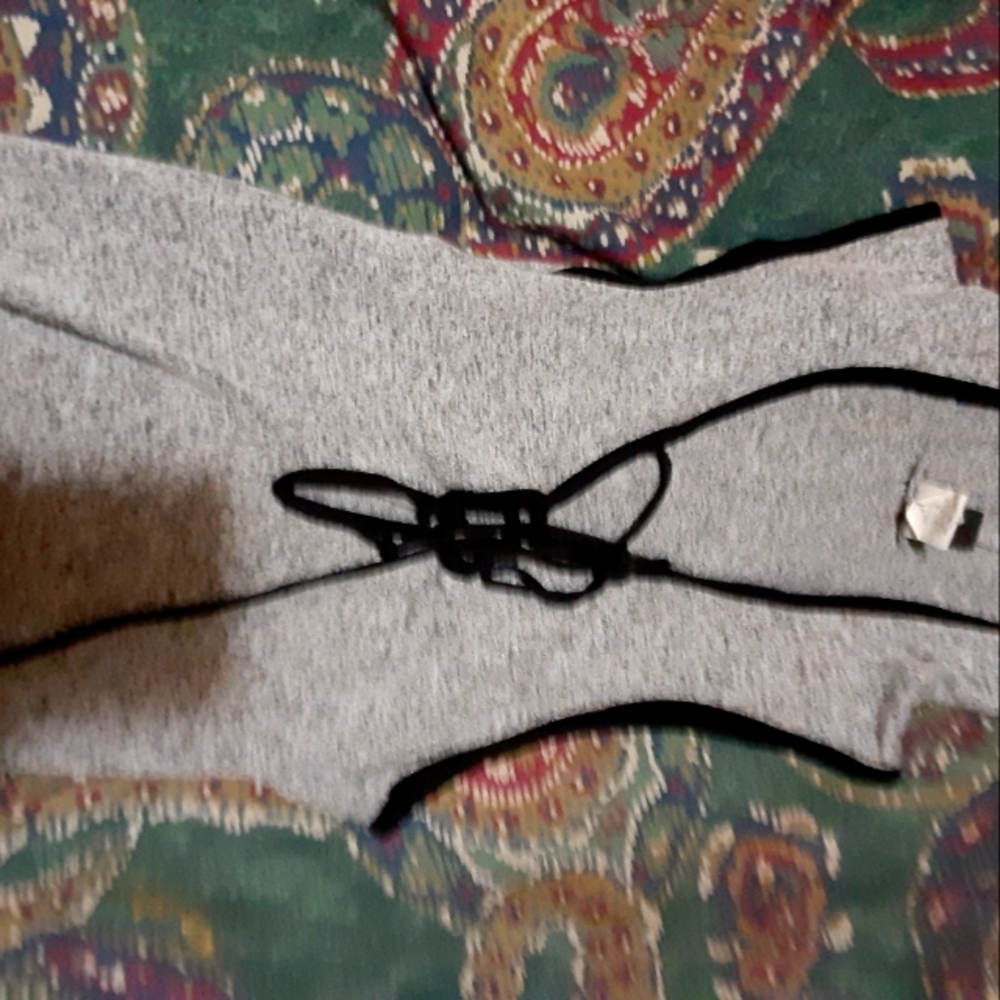 A sleevless hoodie